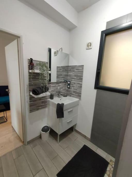 Apartmán Patio Cosy Thizy-les-Bourgs Exteriér fotografie